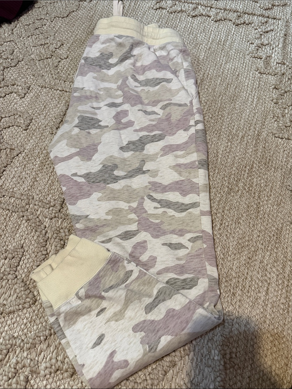 Women’s Camo Jogger Pants in Neutral Pink & Gray
